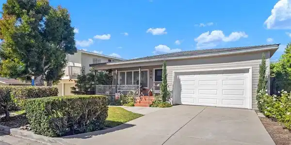 306 Avenida Cabrillo