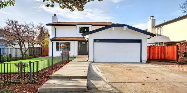 32508 Regents Blvd