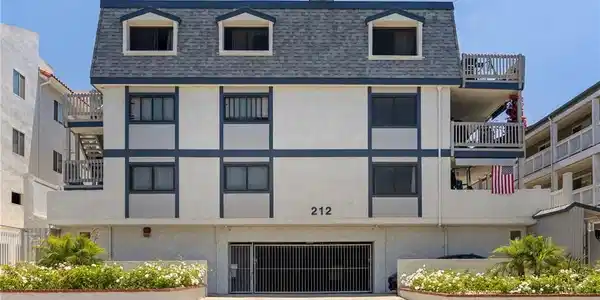212 E IMPERIAL Avenue