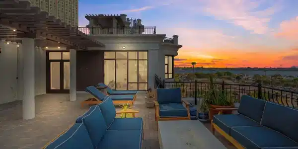 700 W Harbor Dr