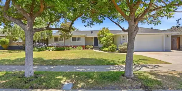 5216 Selma Avenue