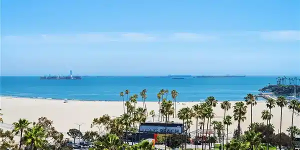700 E Ocean Boulevard