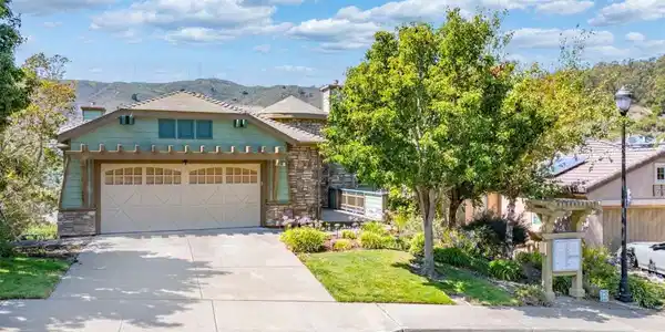 39 Lupine Valley Court