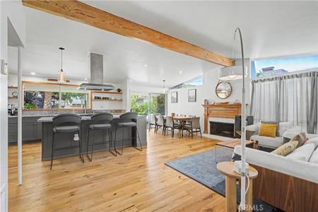 2607 W 182nd