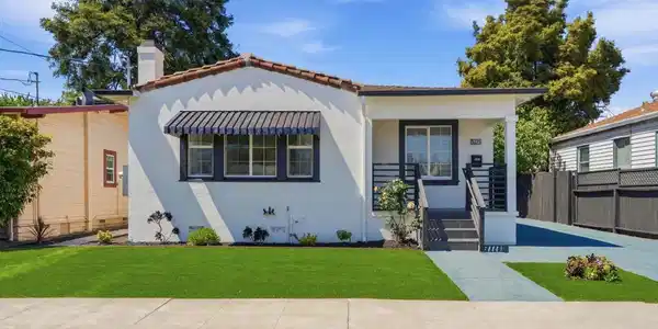 5125 Solano Ave