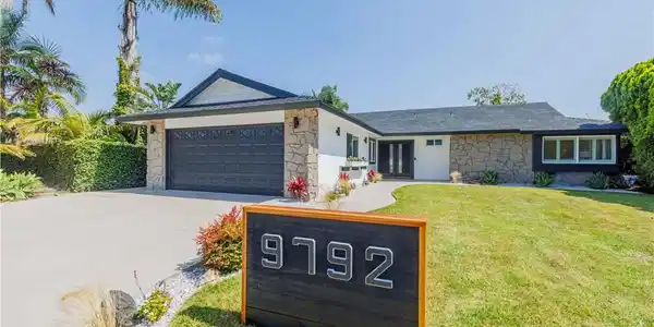 9792 La Arena Circle
