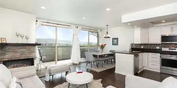 33422 Valley View Court