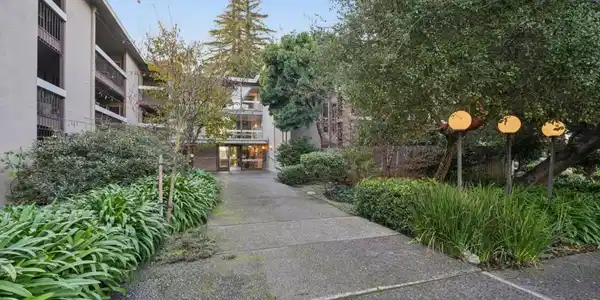 323 Monte Vista Avenue