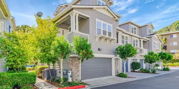 100 Live Oak Way