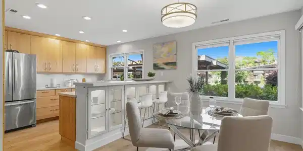 642 Centre Ct