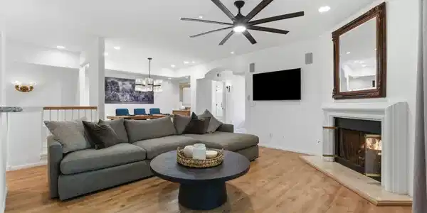 2842 Torrey Pines Rd