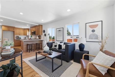 876 W Oliver