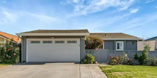 34915 Skylark Dr