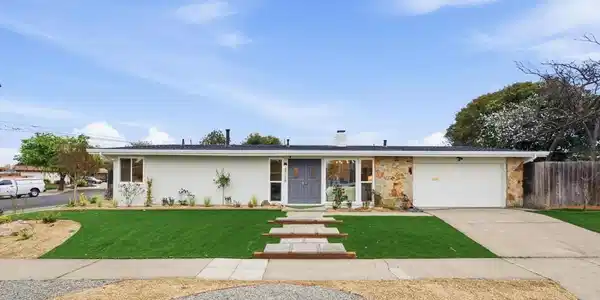 24768 24768 Mango St