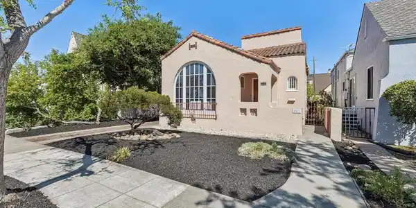2811 Yosemite Ave