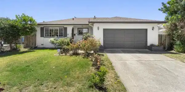 38811 Bonnie Way