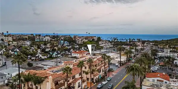 1520 N El Camino Real
