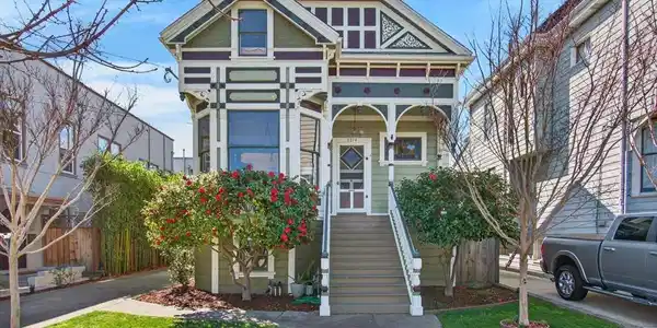 2214 Clinton Ave