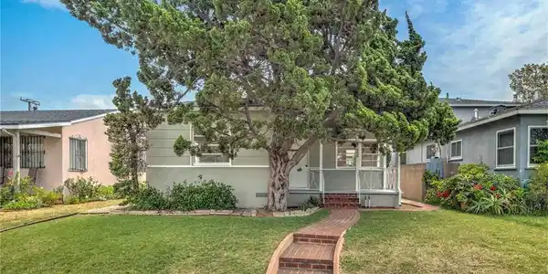 956 S Oak