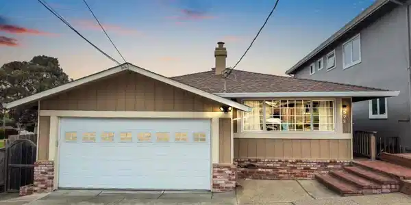 572 Cherry Avenue