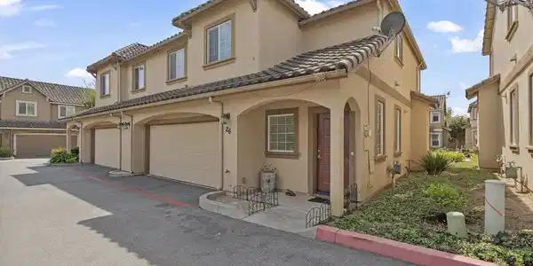 26 Oliveira Loop