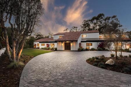6449 Las Colinas