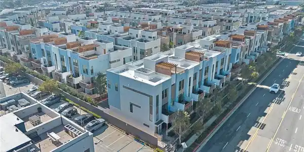 645 W 17th Street