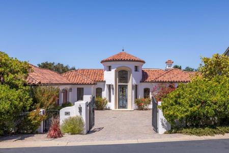 5 Fairway Court