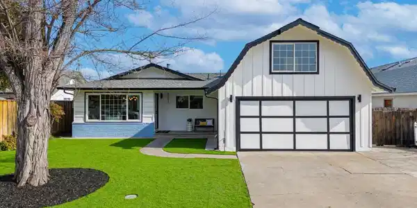 2243 Emmett Court
