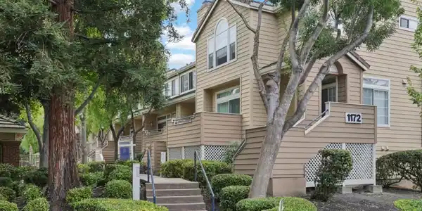 1172 La Rochelle Terrace