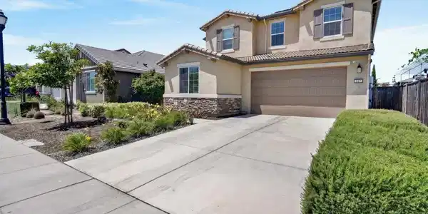 669 Longmont Dr