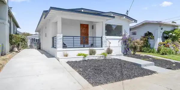5542 Harvey Ave