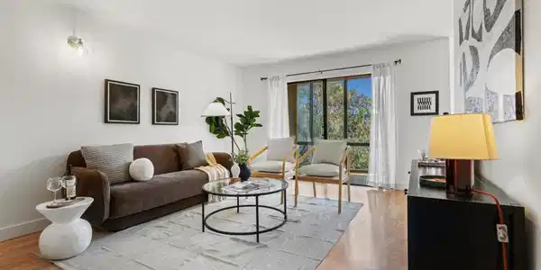 6 Admiral Dr