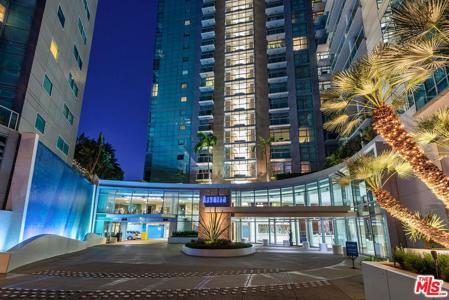 13700 Marina Pointe Drive
