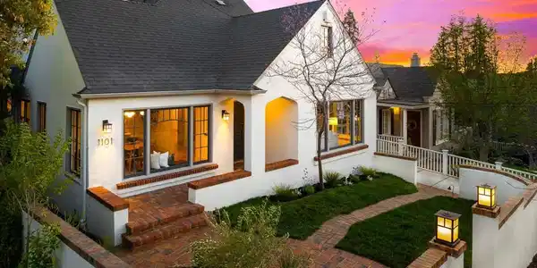 1101 Clarendon Crescent