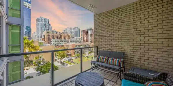 325 7Th Ave