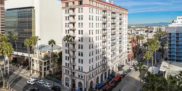 455 E Ocean Blvd