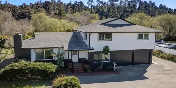 1550 Main St