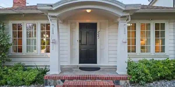 2061 Valparaiso Avenue