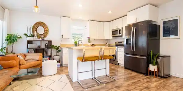 303 W Sepulveda Street