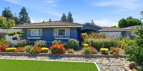 290 Hillview Drive