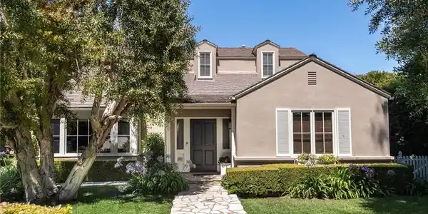 3825 Palos Verdes Drive North
