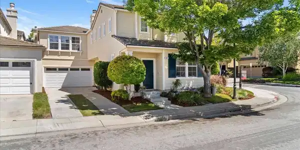 21 La Jolla Street