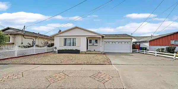 24825 Santa Clara St