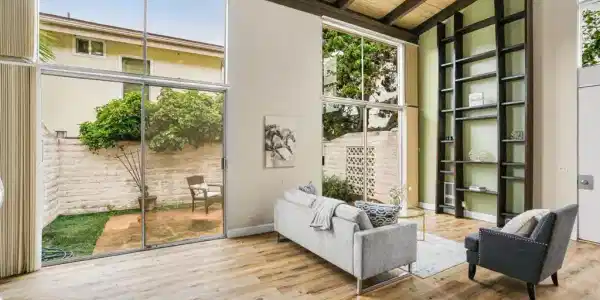 2544 Navarra Dr