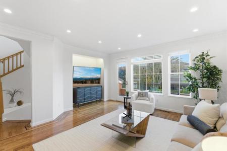 12 Baycrest Way
