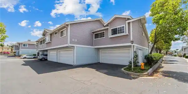 18051 Wakefield Ln