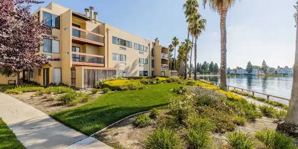 918 Beach Park Blvd