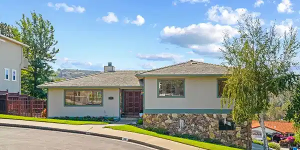 38 Sequoia Court