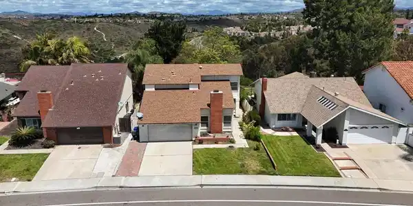 625 E J